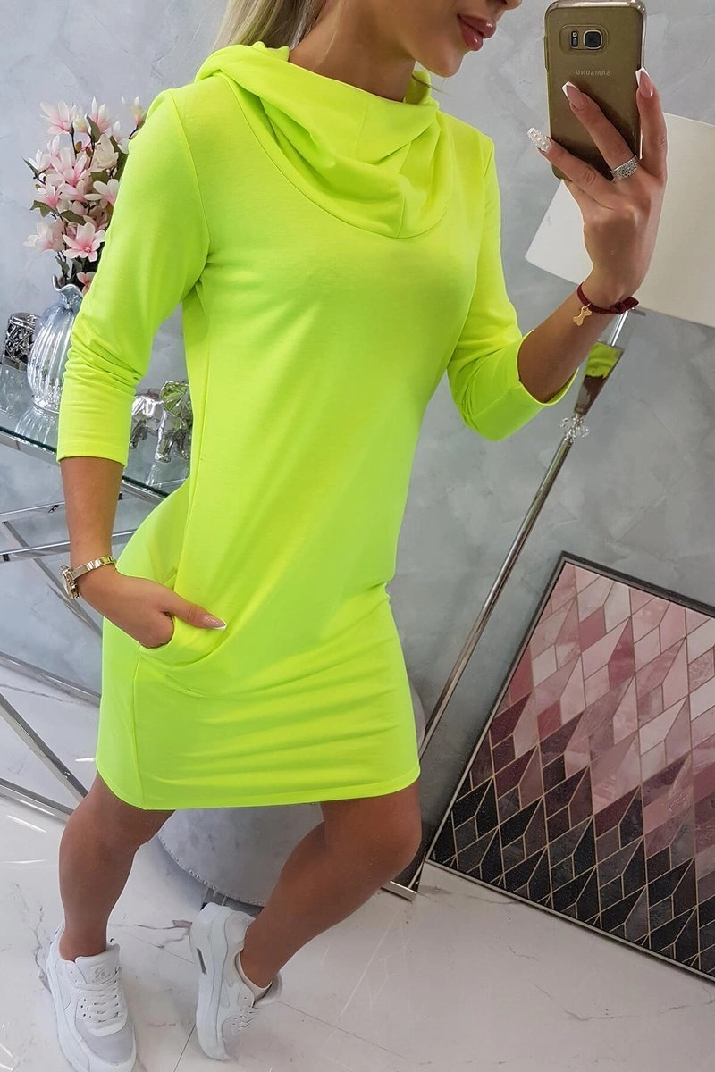 Suknelė su gobtuvu