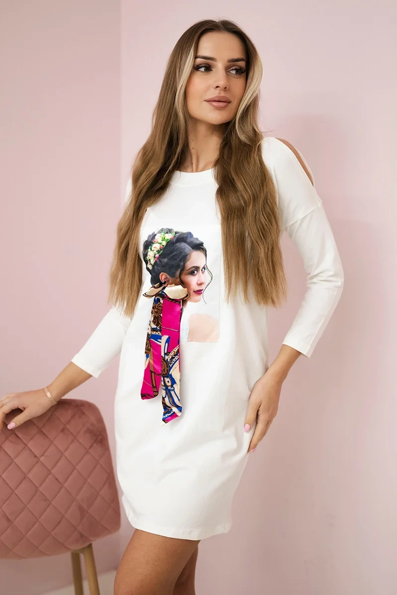 Suknelė su grafiniu
