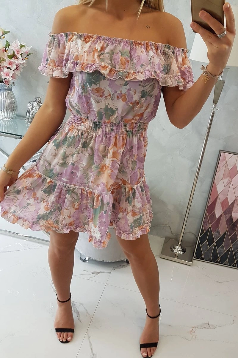 Violetinė gėlėta suknelė