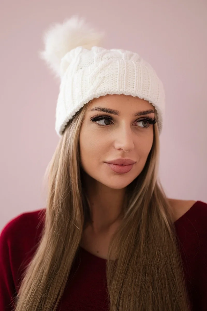 Vilnonė pintinė kepuraitė