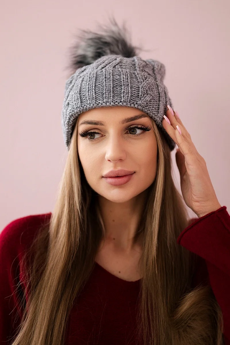 Vilnonė pintinė kepurė