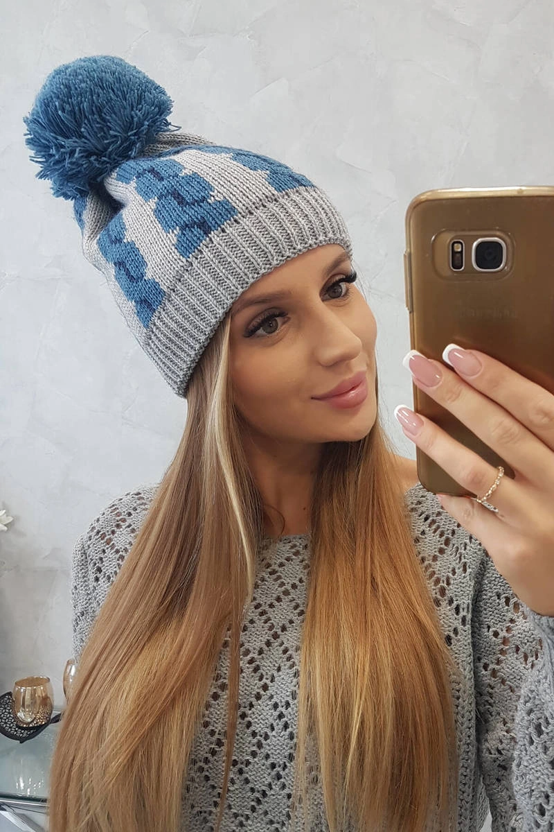 Moteriška kepurė
