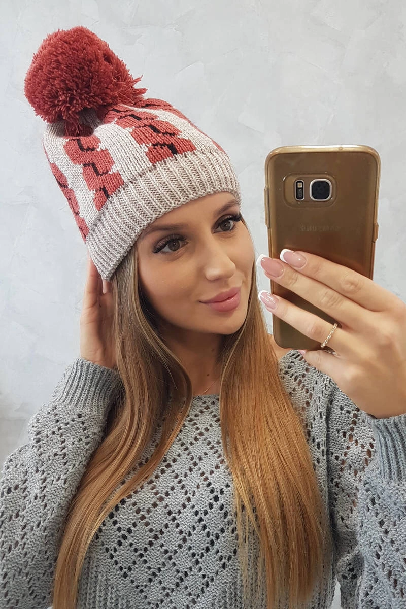 Moteriška kepurė