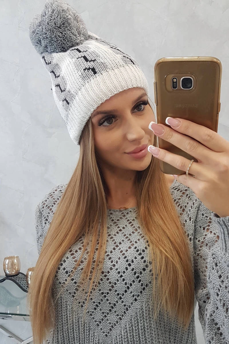 Moteriška kepurė