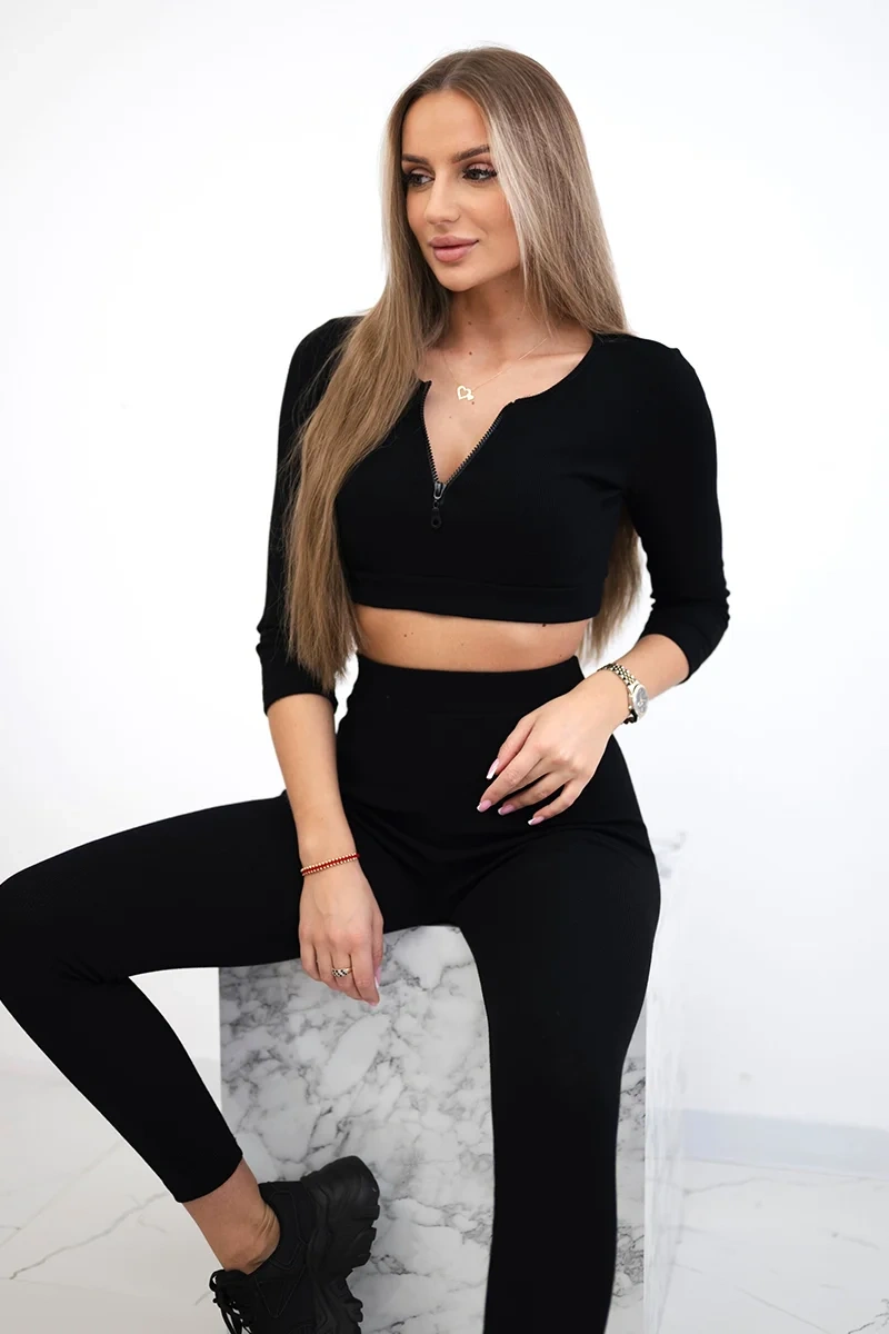 Juodos spalvos dryžuotas