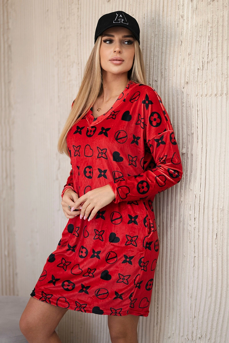 Velvetinė suknelė