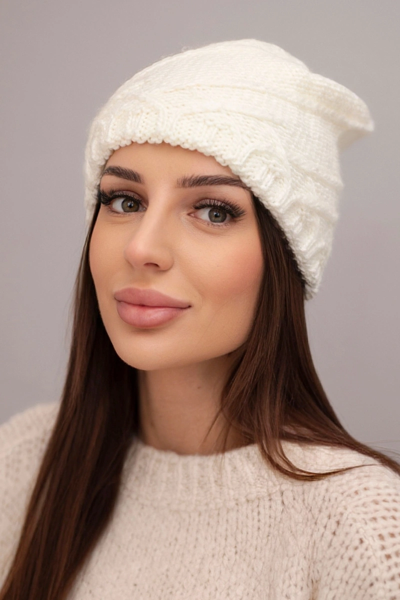 Moteriška žieminė kepurė